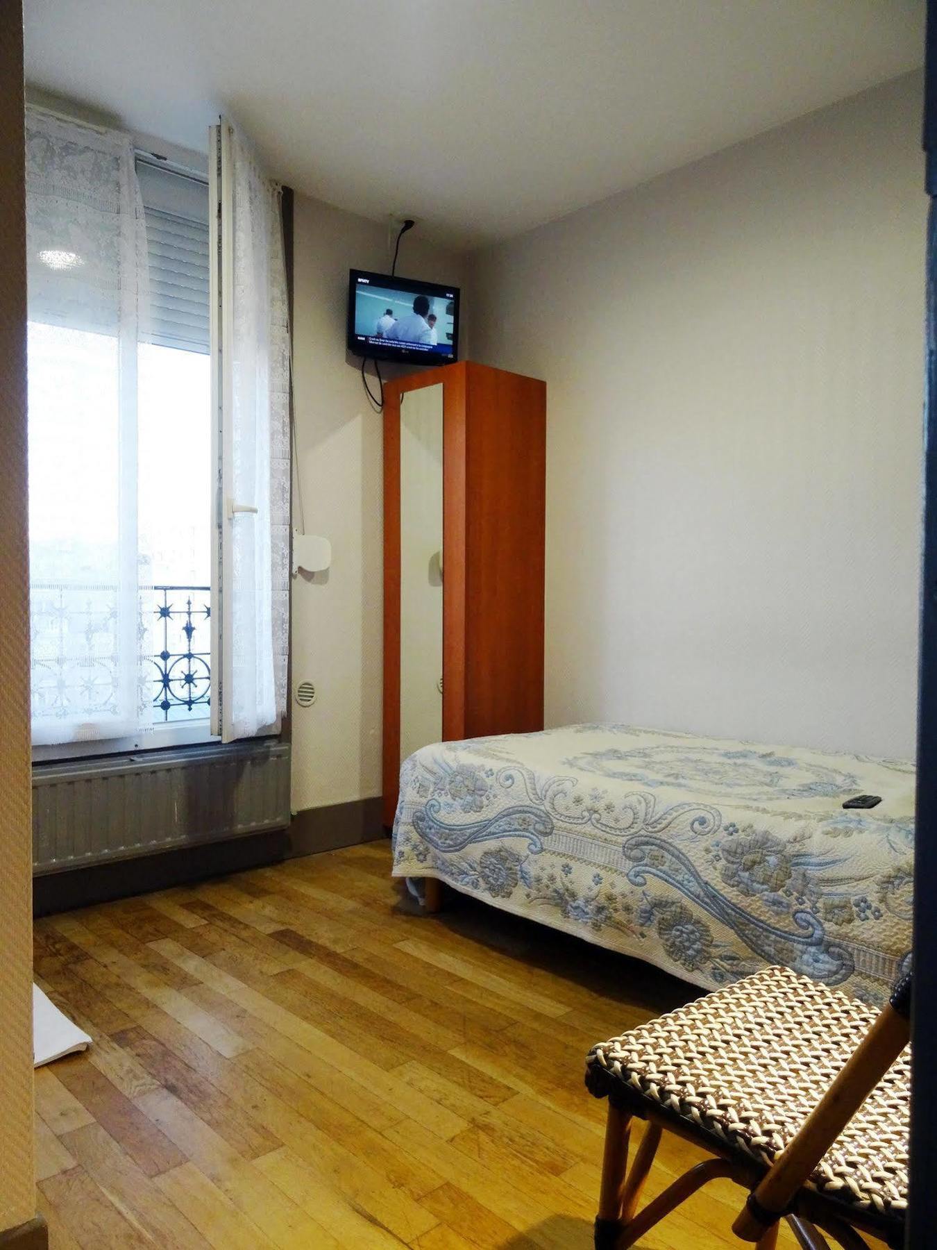 Hotel Ermitage Paris Exterior foto A room at the hostel