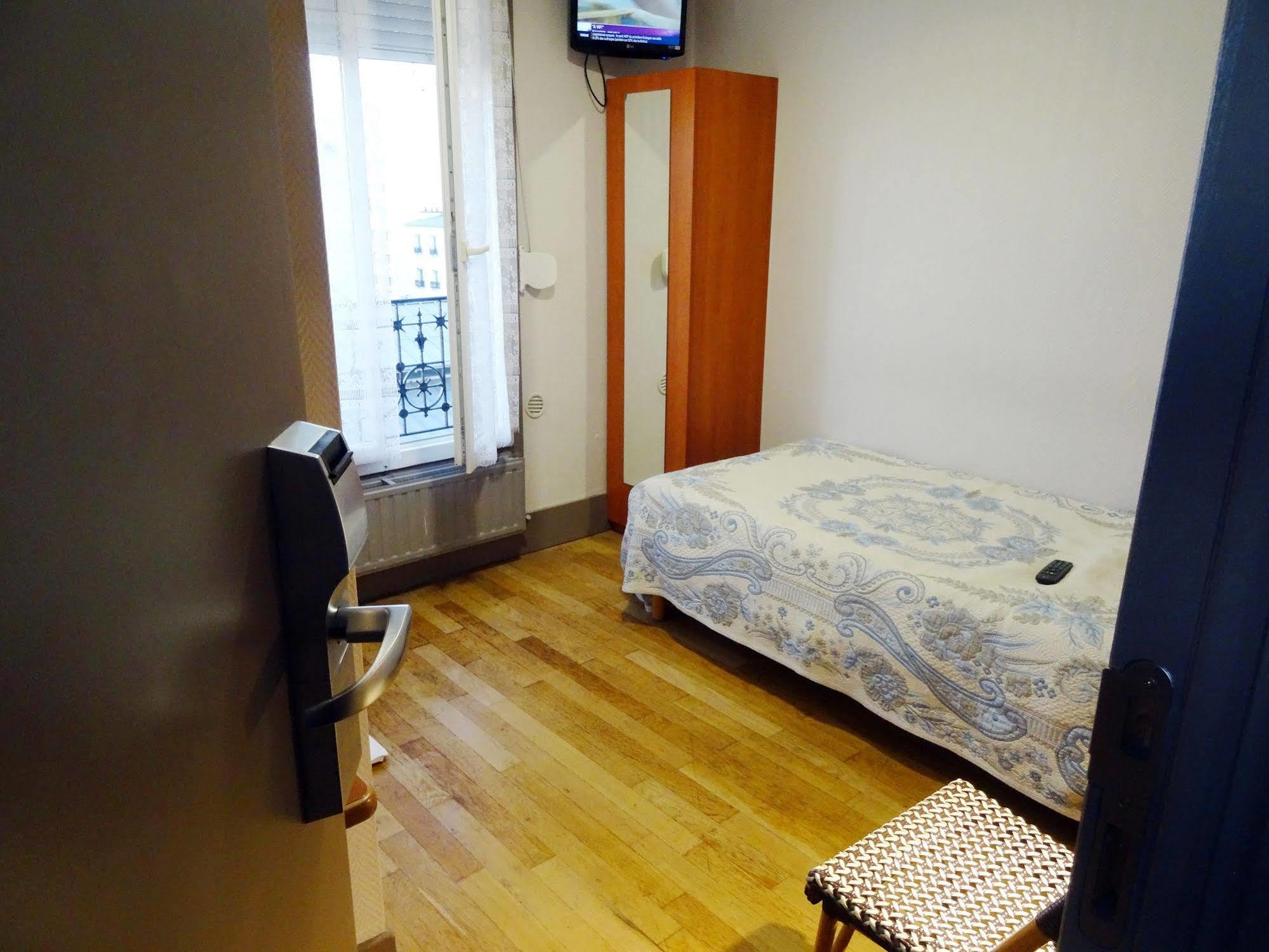 Hotel Ermitage Paris Exterior foto A room at the hostel